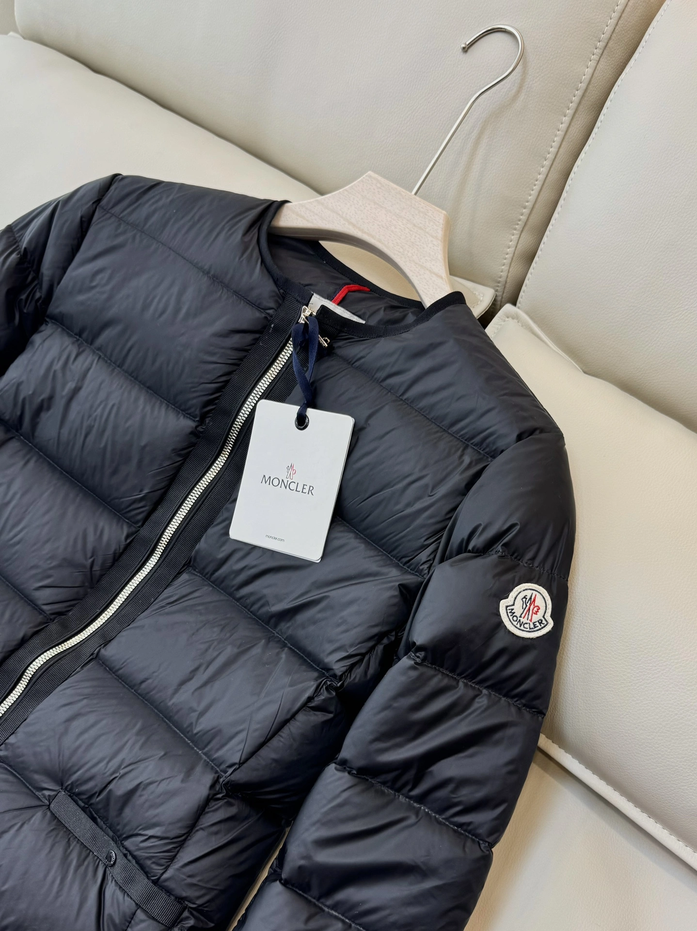 Moncler Down Jackets Bright 146683