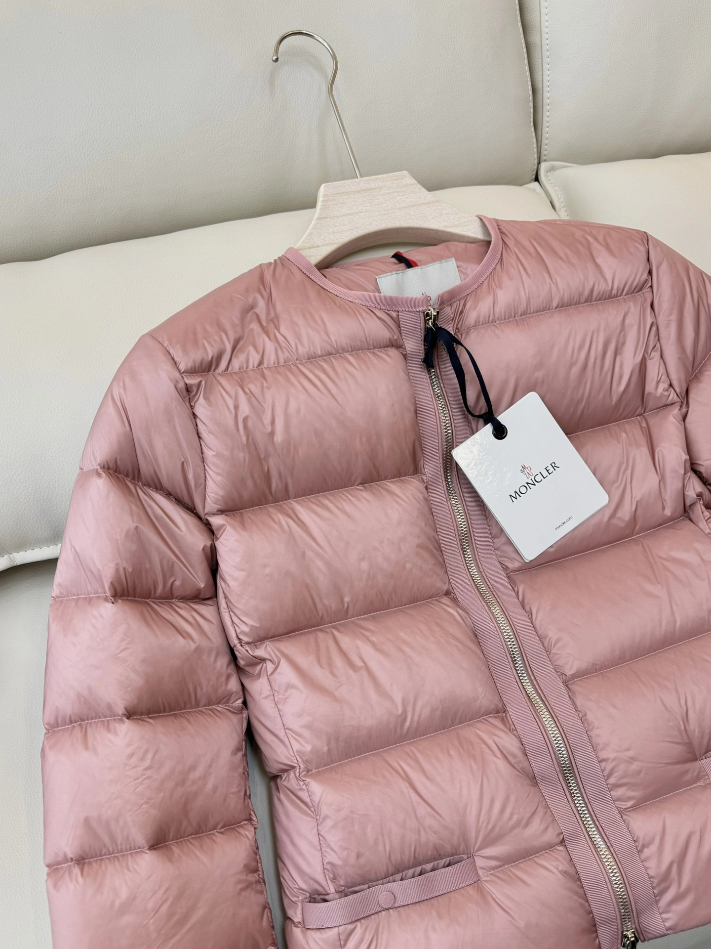 Moncler Down Jackets Durable 146680