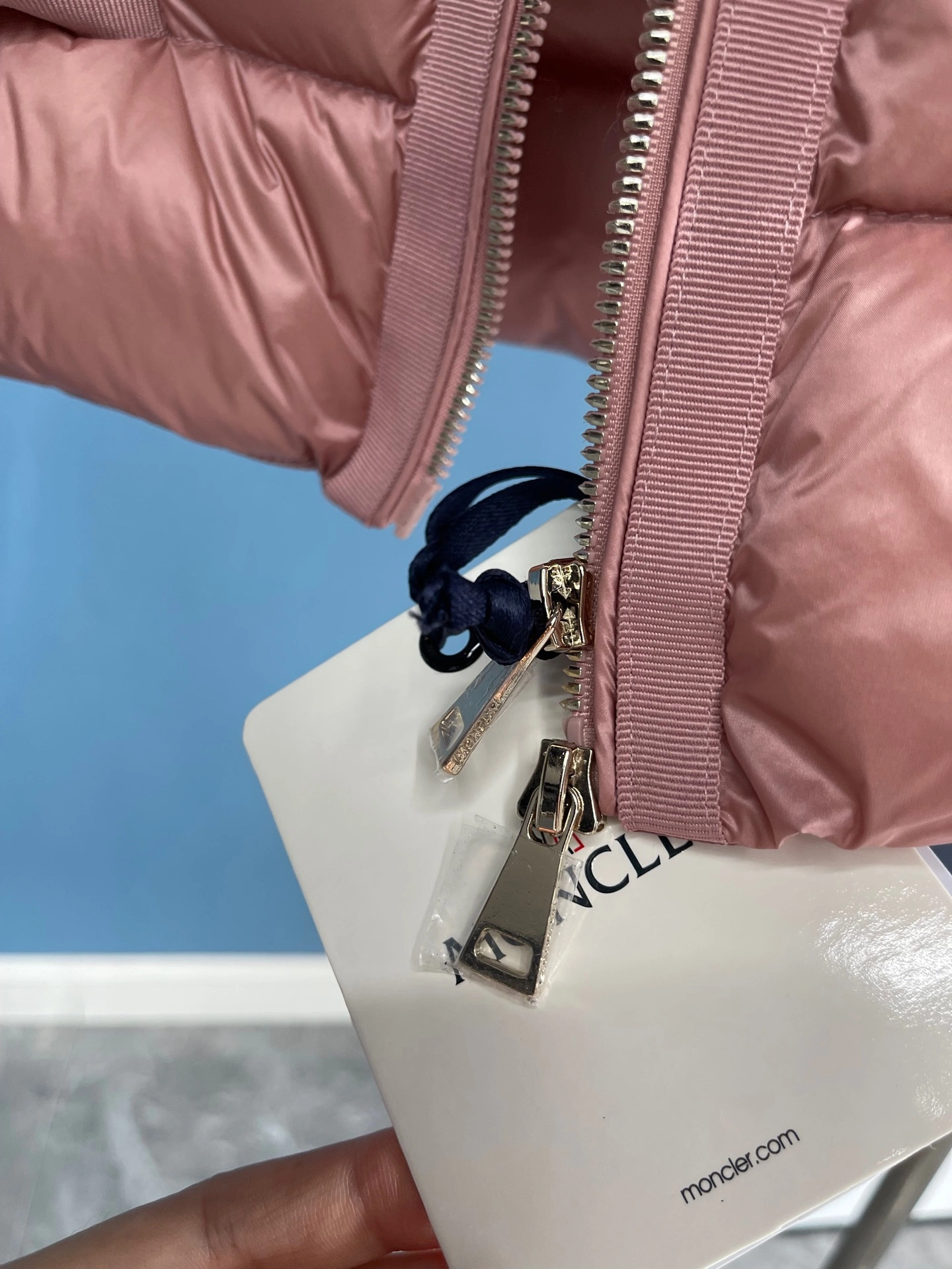 Moncler Down Jackets GoAnywhere 146674