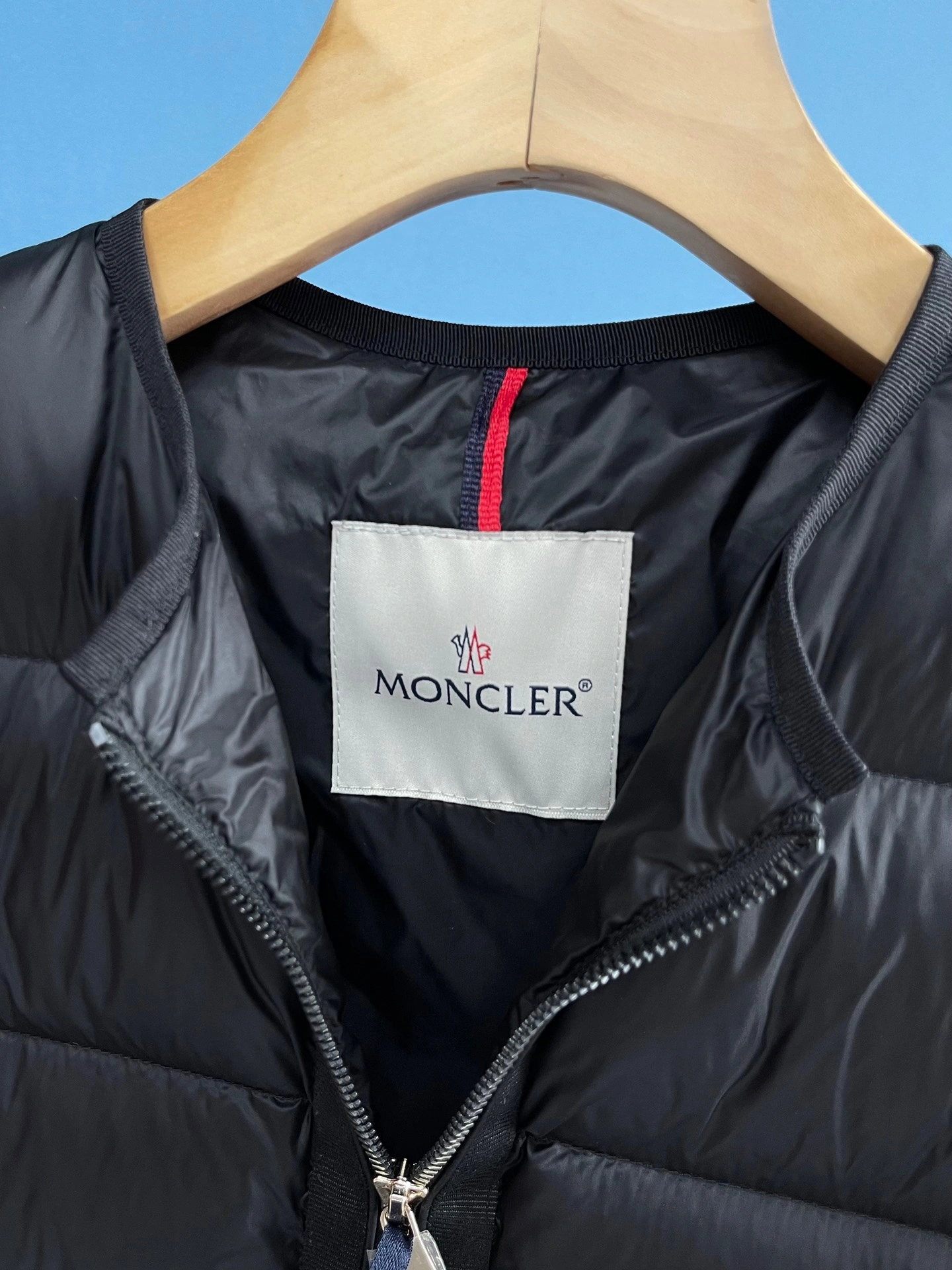 Moncler Down Jackets Packable 146655