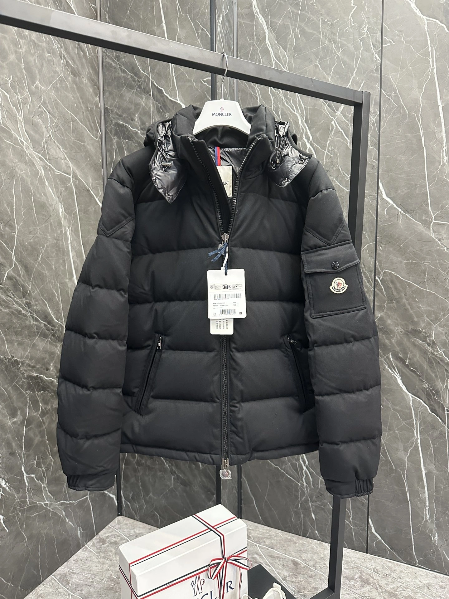 Moncler Down Jackets Affordable 146657