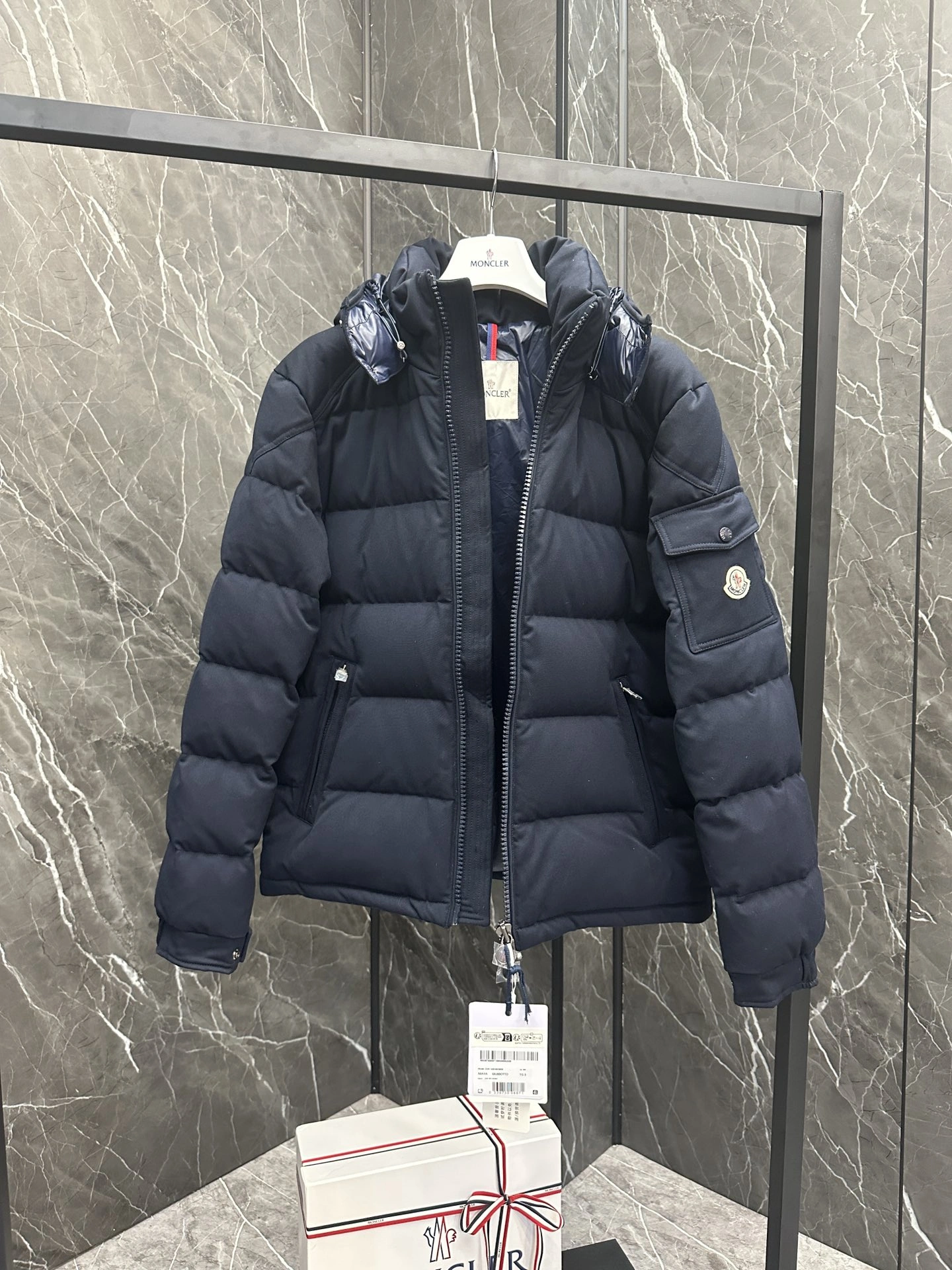 Unique Moncler Down Jackets 146668