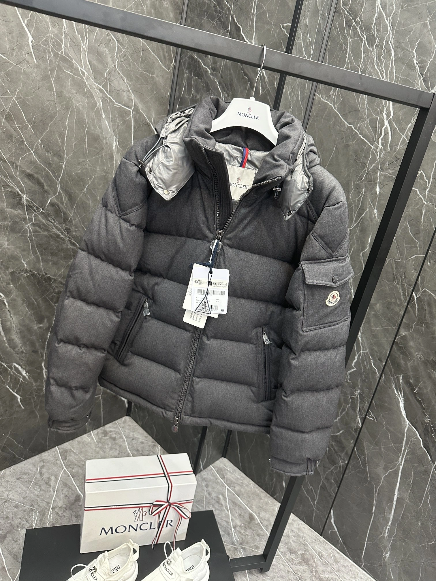 Tailored Moncler Down Jackets 146671