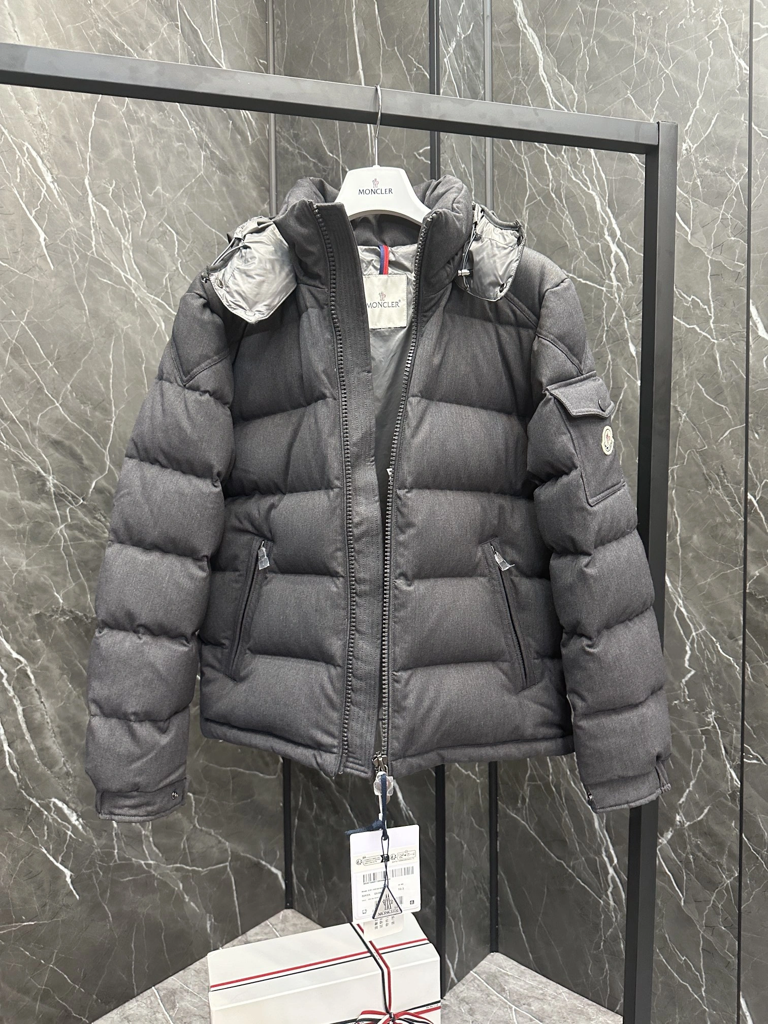 Tailored Moncler Down Jackets 146671