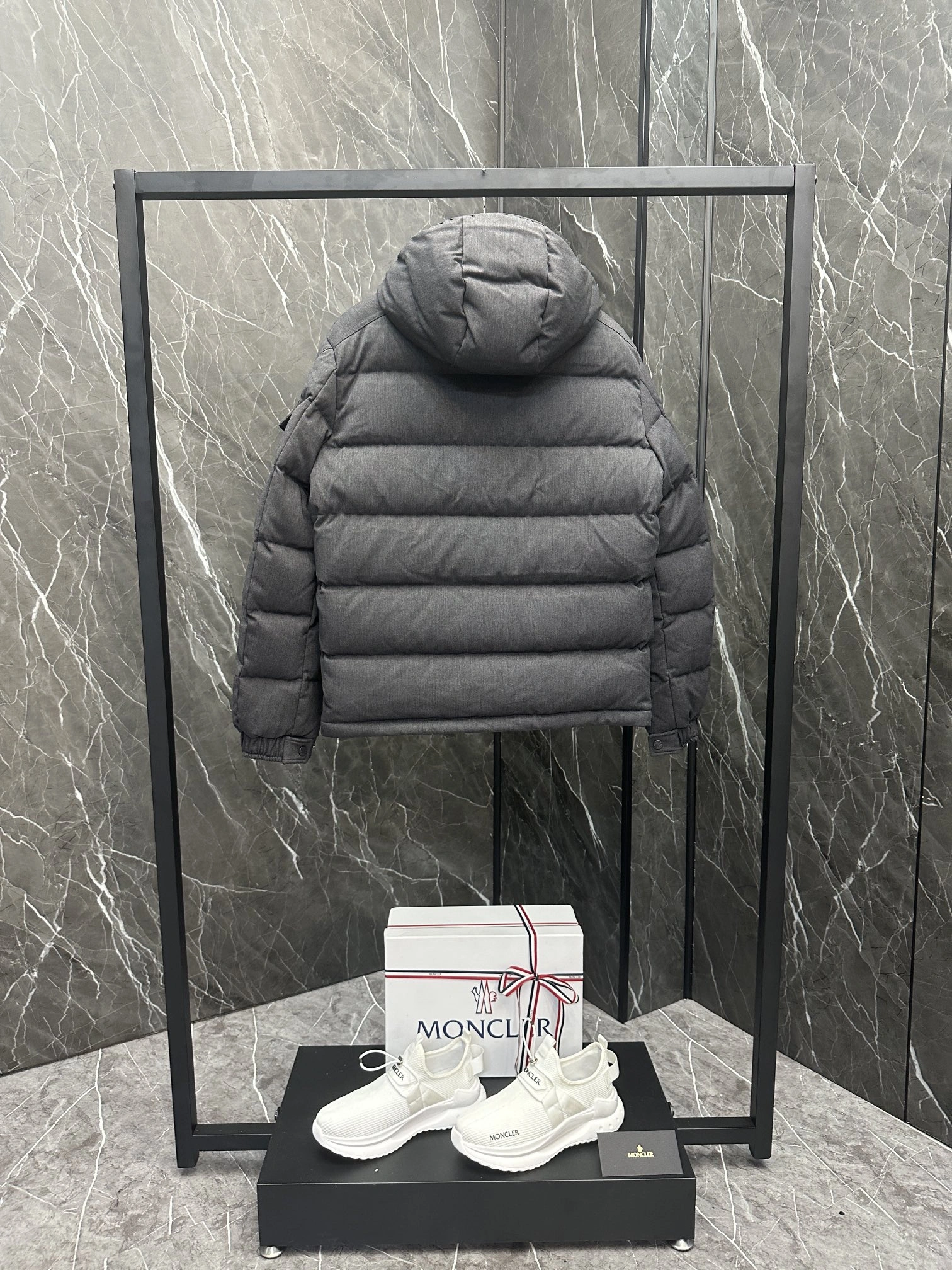 Tailored Moncler Down Jackets 146671
