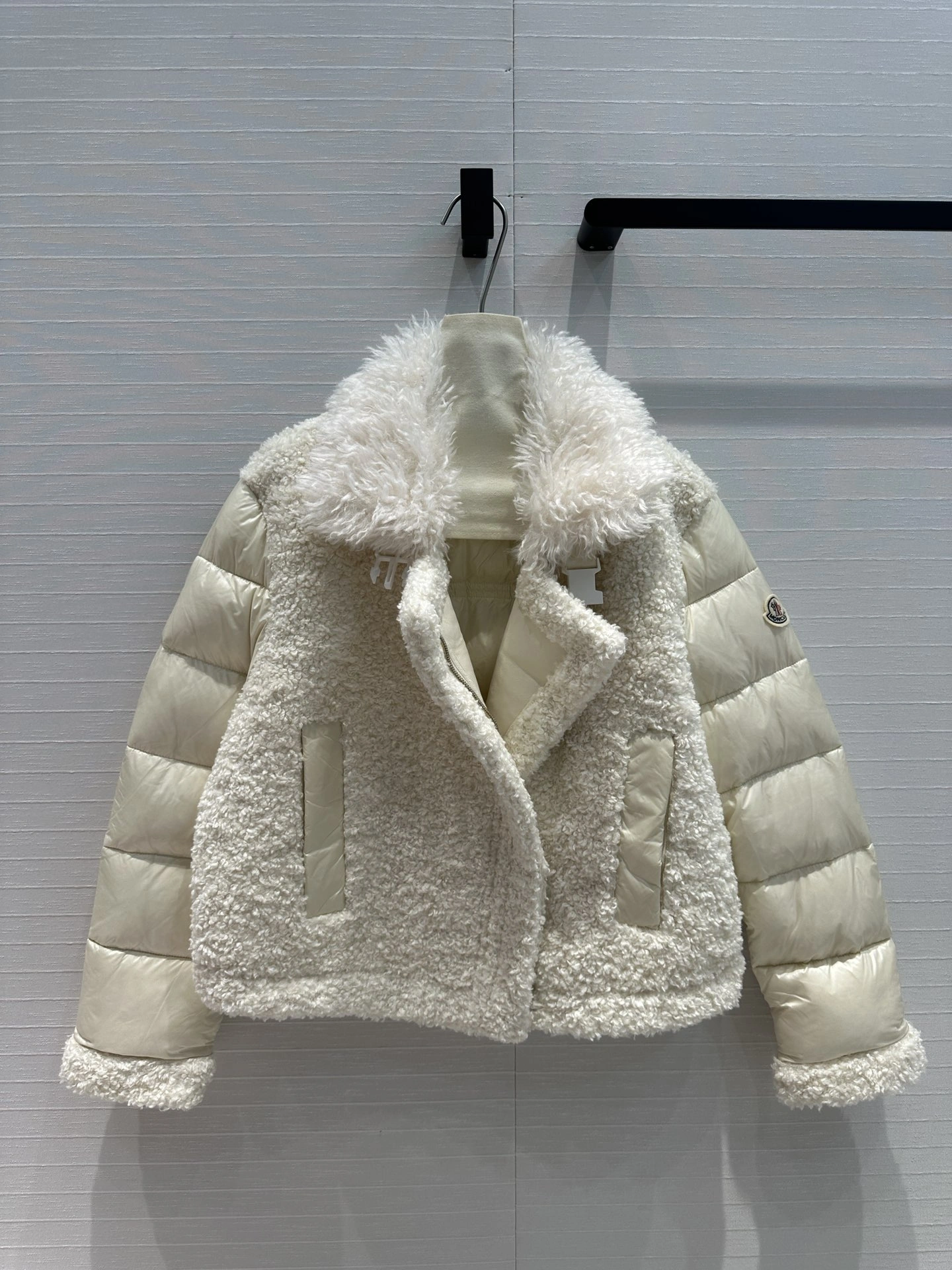 Moncler Down Jackets DailyWear 146658
