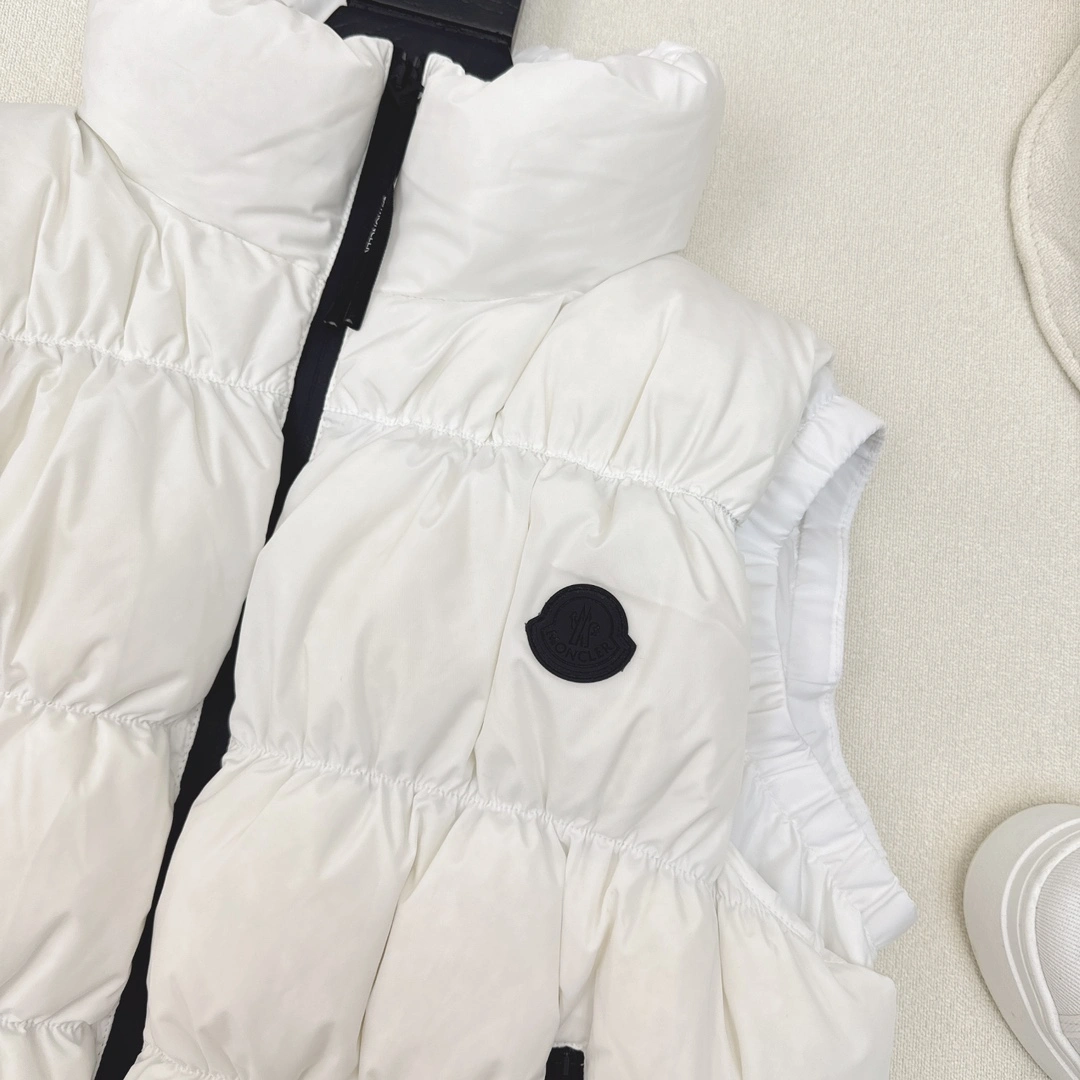 FashionForward Moncler Down Jackets 146678