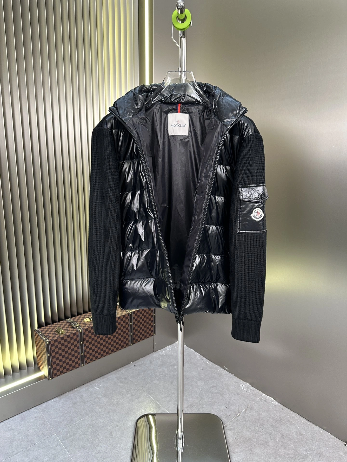 Moncler Down Jackets Stretchable 146663