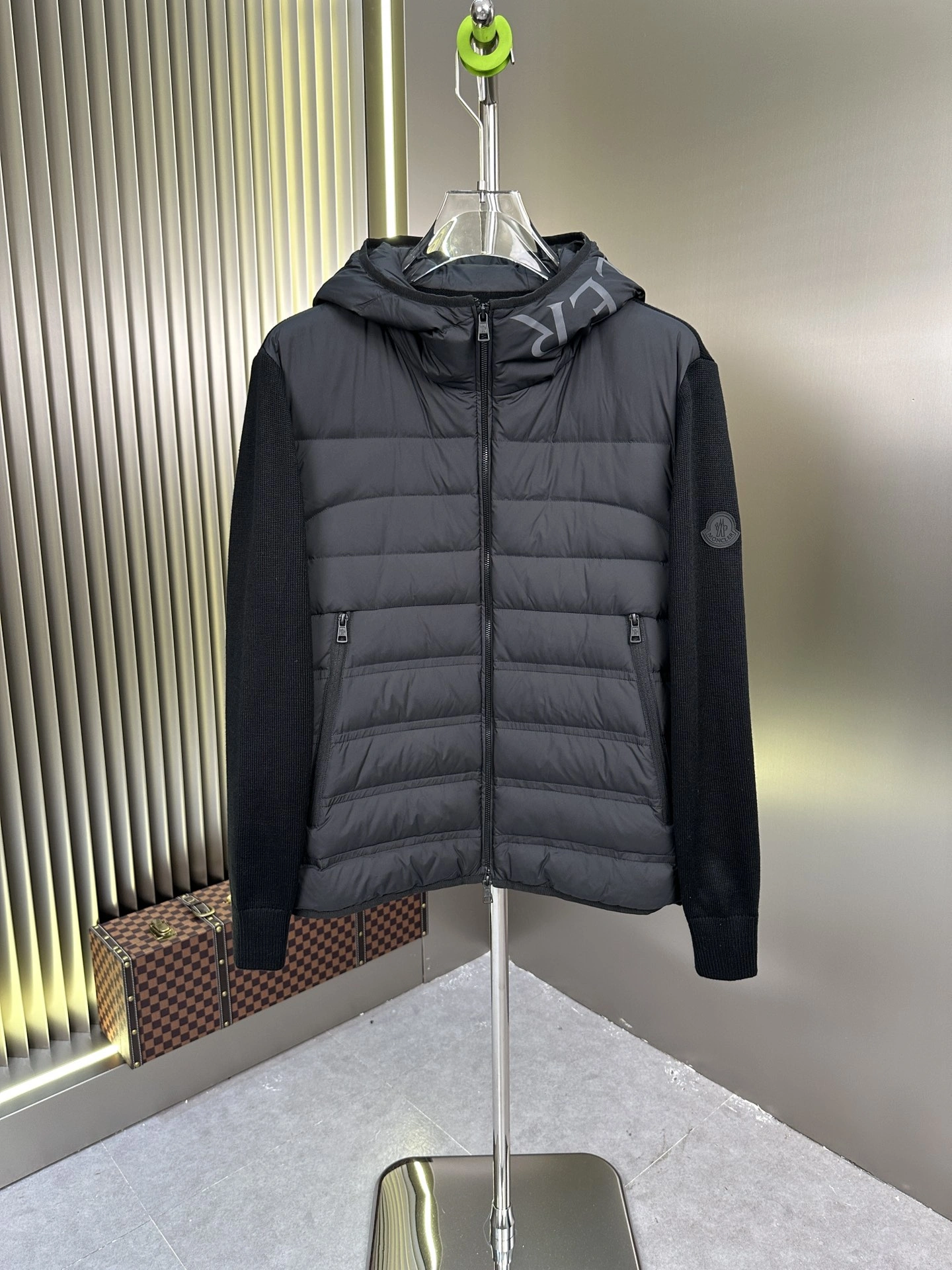 Original Moncler Down Jackets 146672