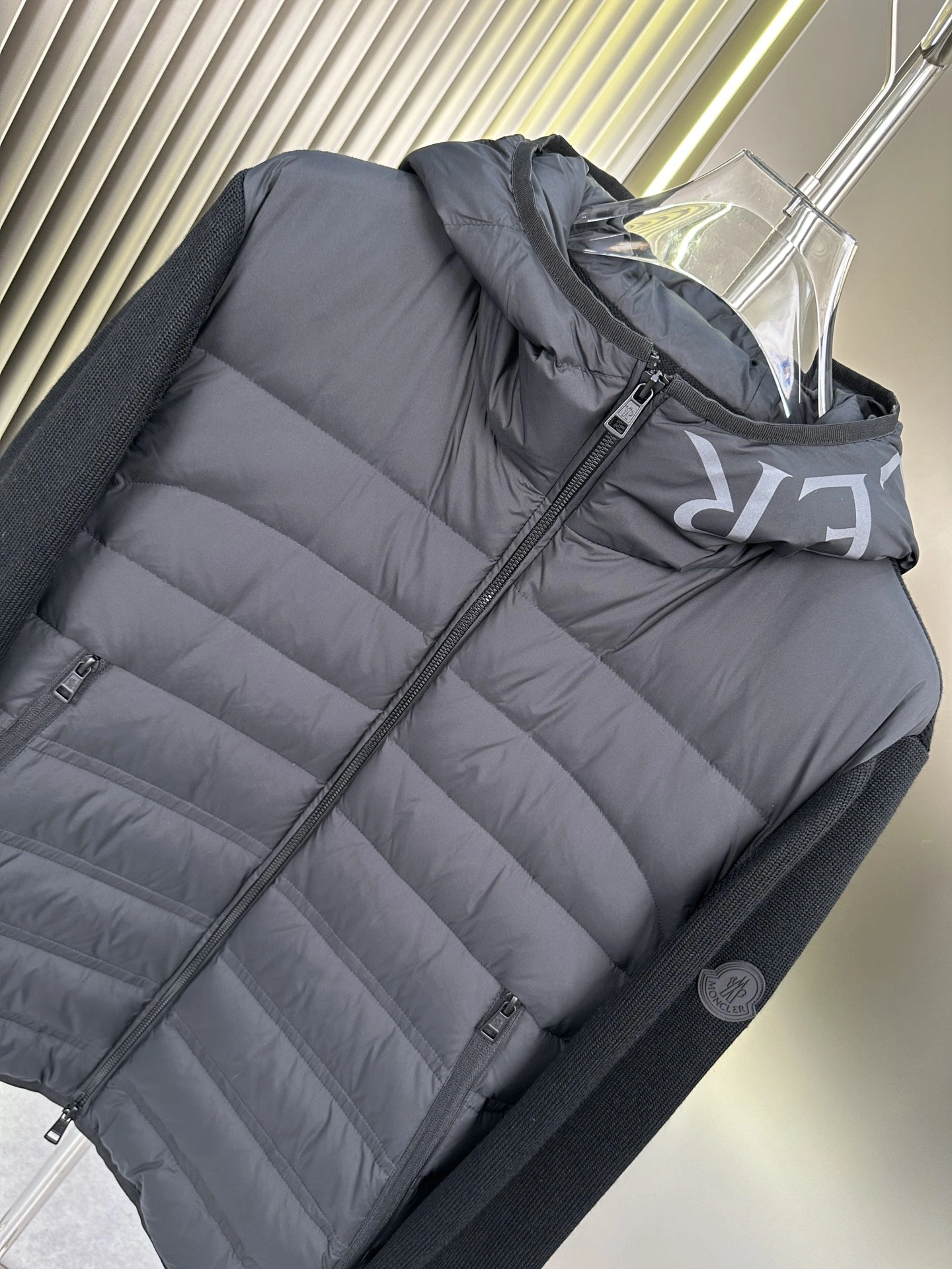 Original Moncler Down Jackets 146672