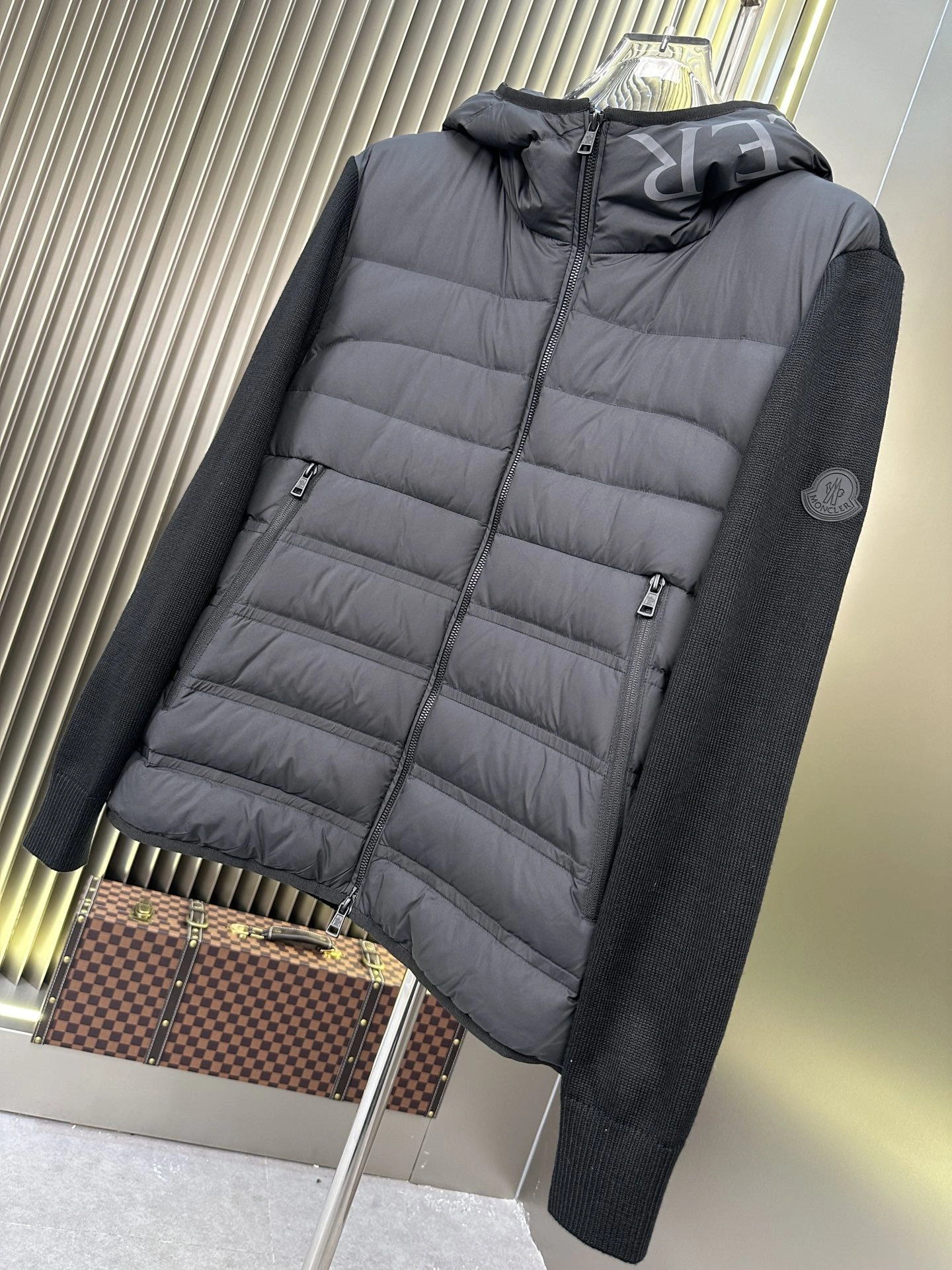 Original Moncler Down Jackets 146672