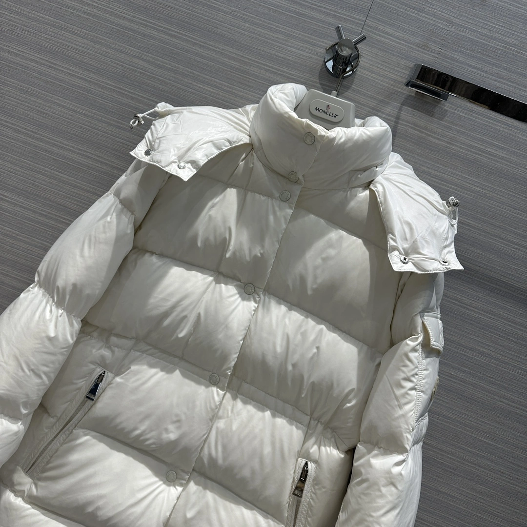 Premium Moncler Down Jackets 146652