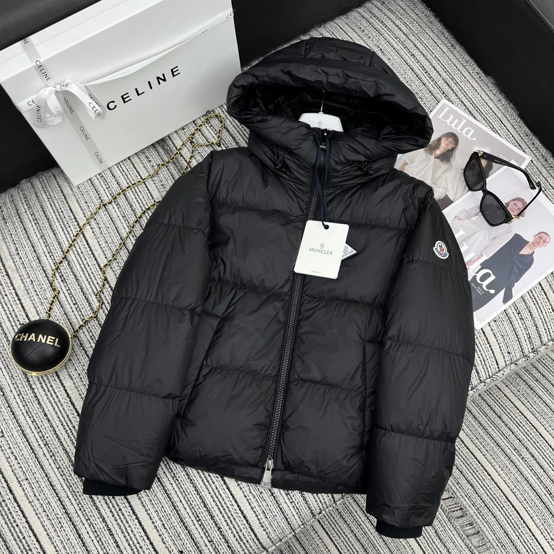 Timeless Moncler Down Jackets 146675