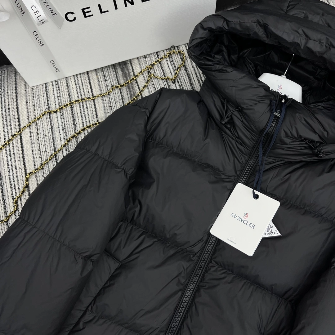 Timeless Moncler Down Jackets 146675