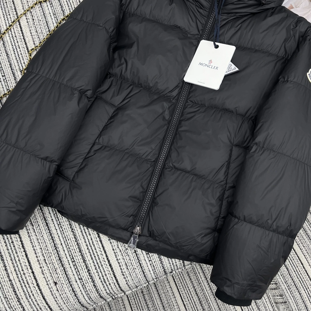 Timeless Moncler Down Jackets 146675