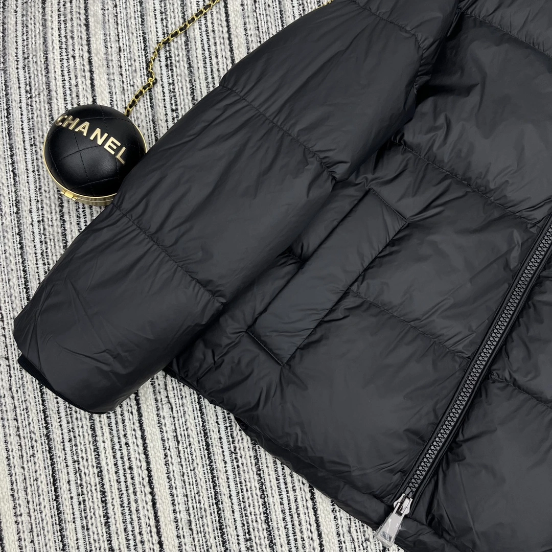 Timeless Moncler Down Jackets 146675