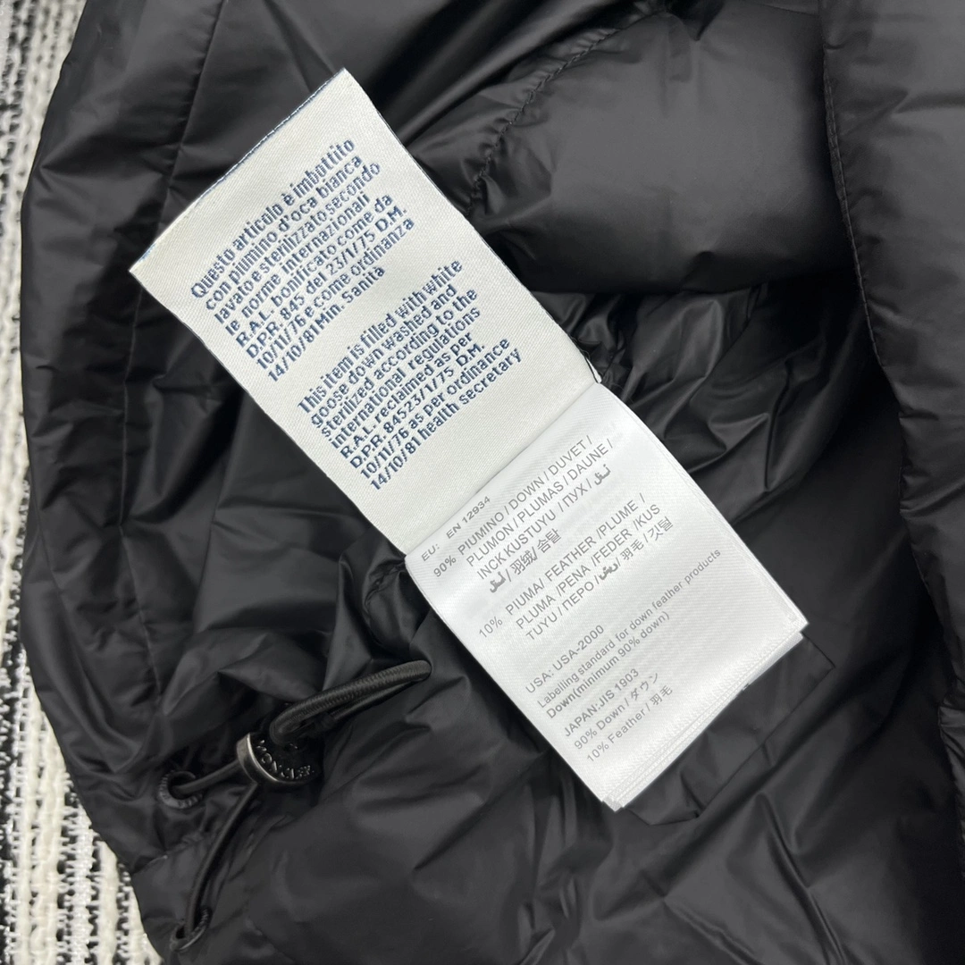 Timeless Moncler Down Jackets 146675
