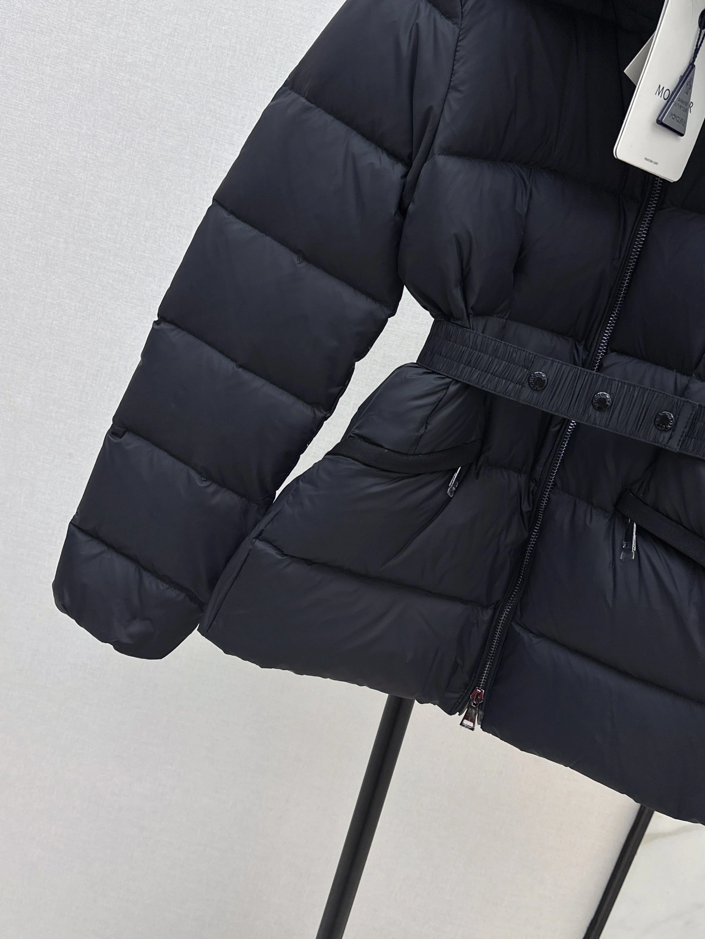Moncler Down Jackets Sophisticated 146650