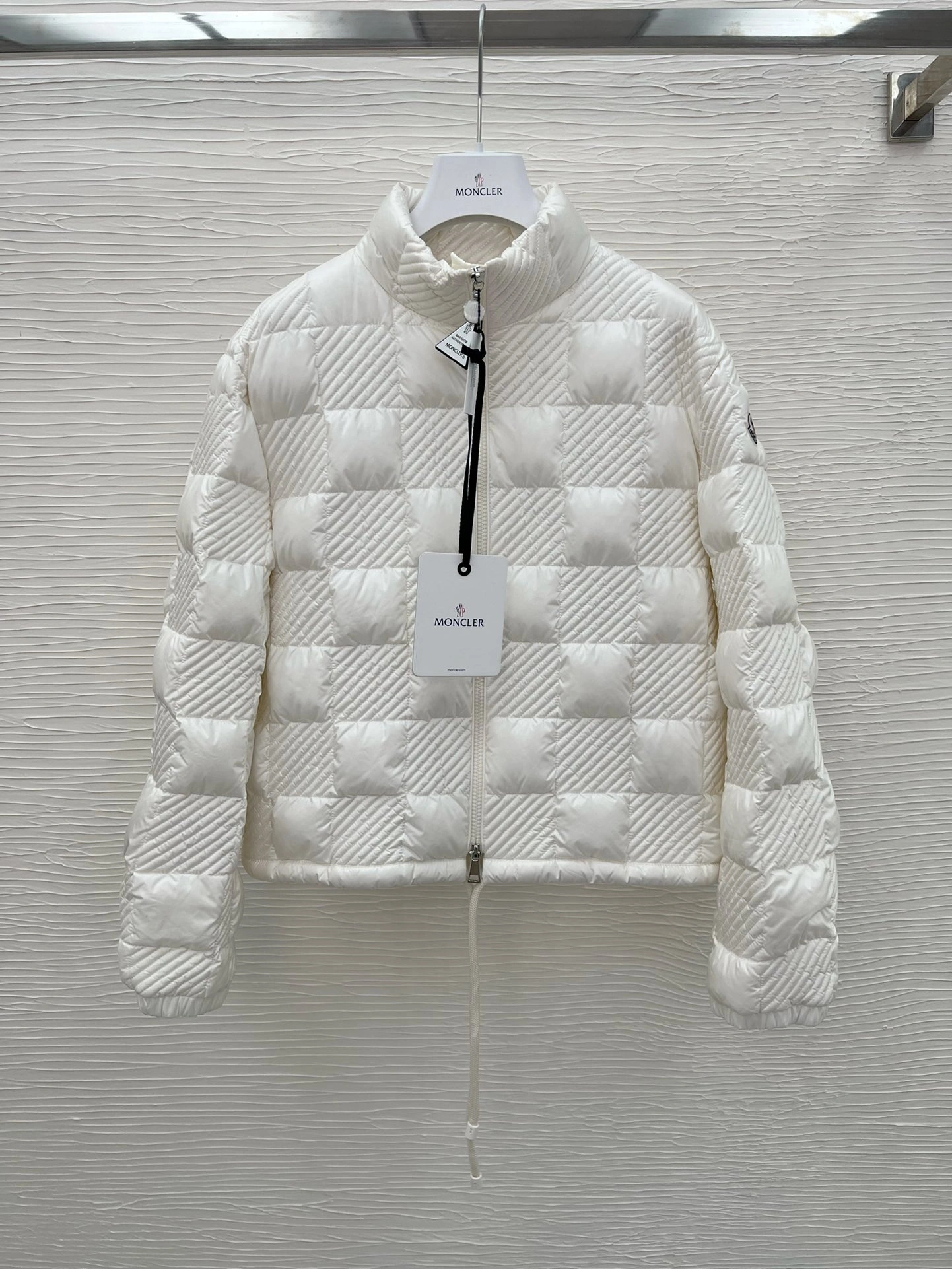 Moncler Down Jackets NewStyle 146643