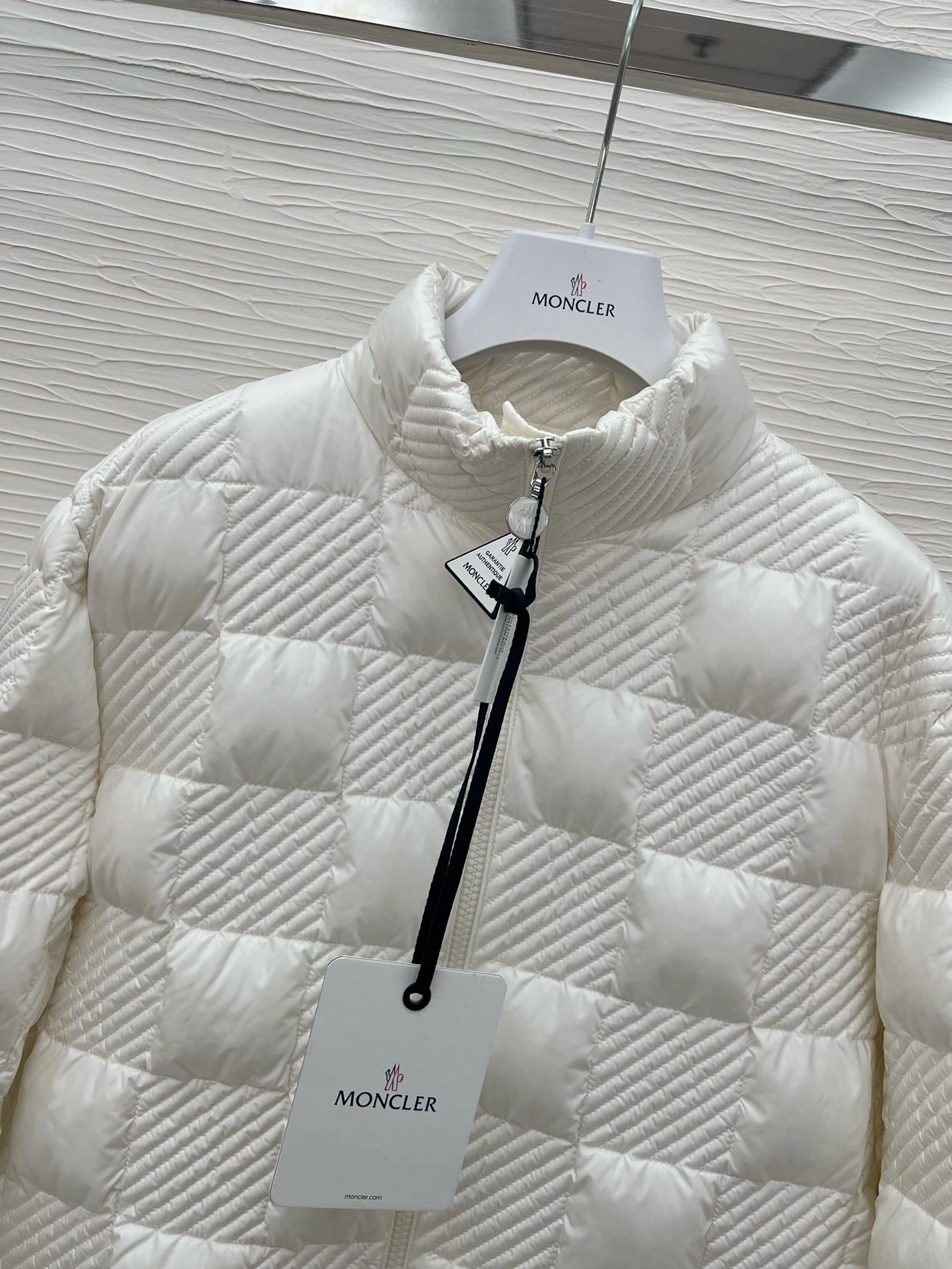 Moncler Down Jackets NewStyle 146643