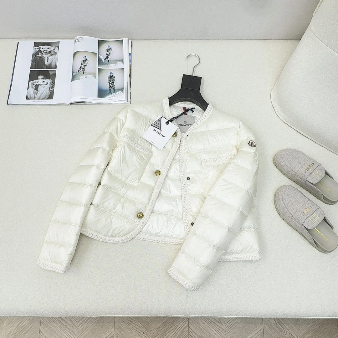Moncler Down Jackets Elegant 146631