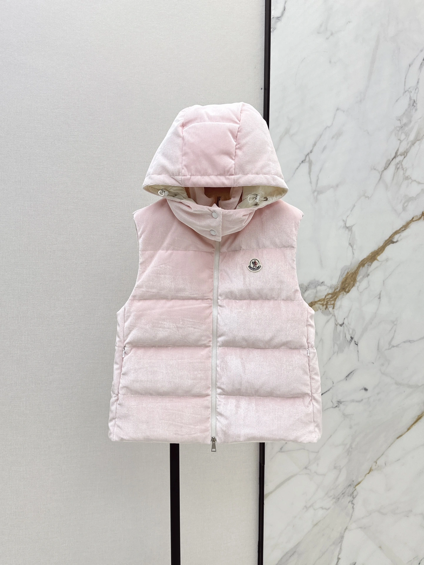 Moncler Down Jackets Minimalist 146622