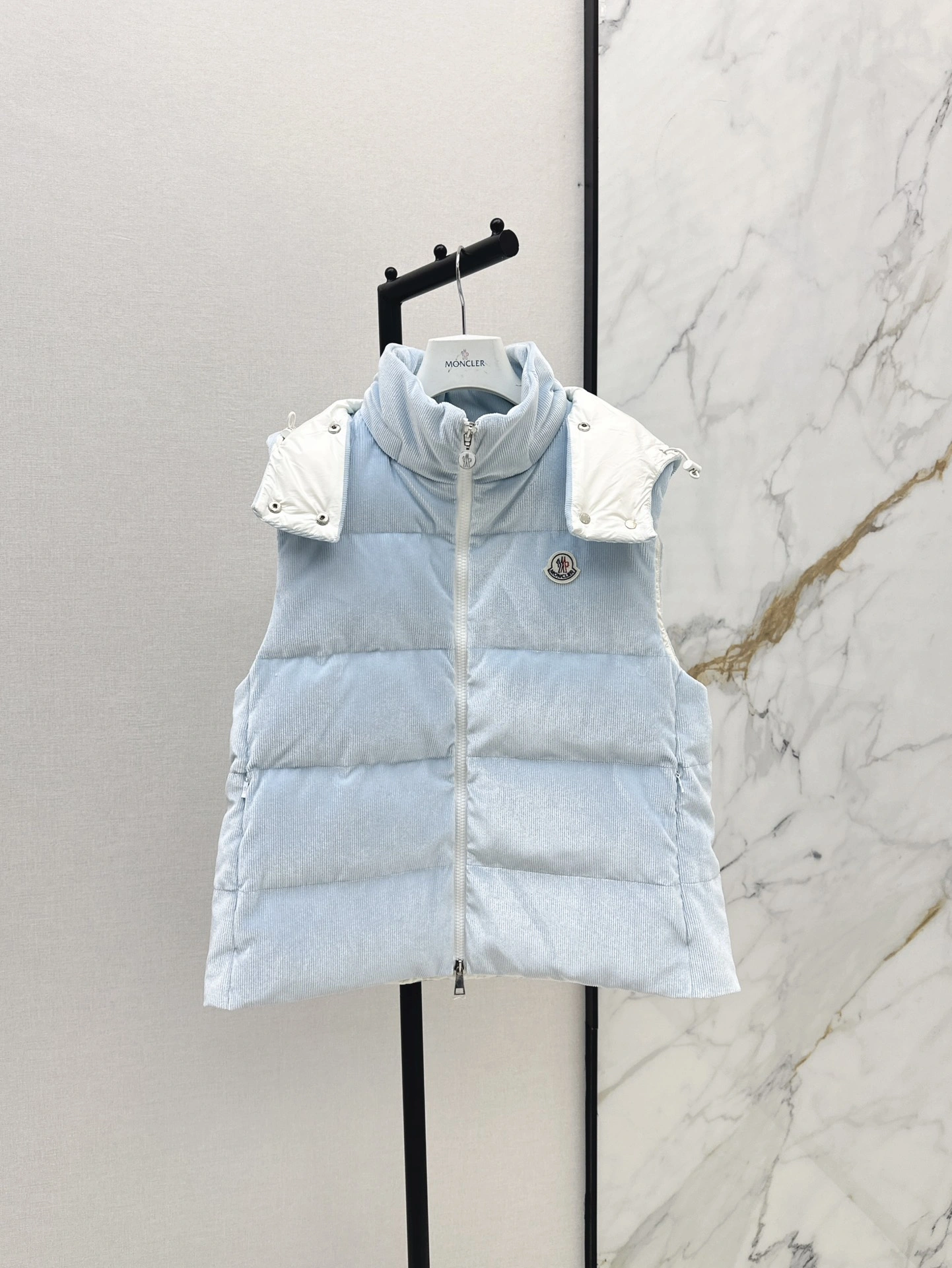 Moncler Down Jackets Cozy 146624