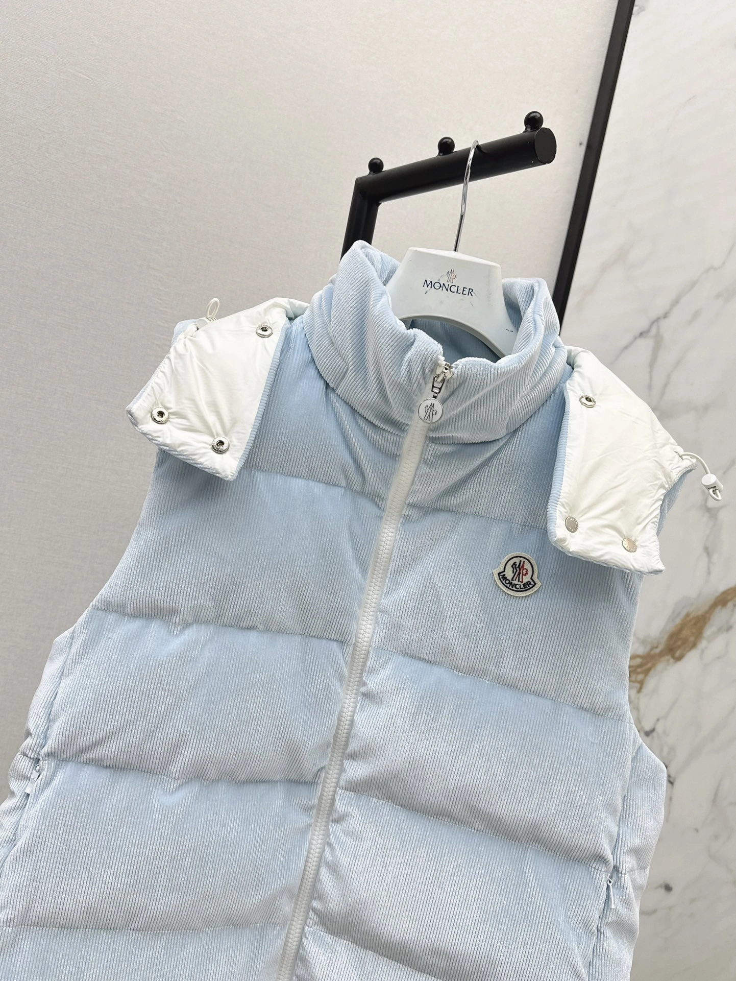 Moncler Down Jackets Cozy 146624