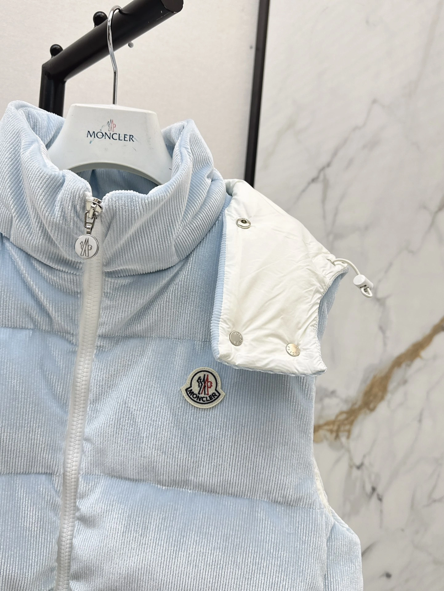 Moncler Down Jackets Cozy 146624