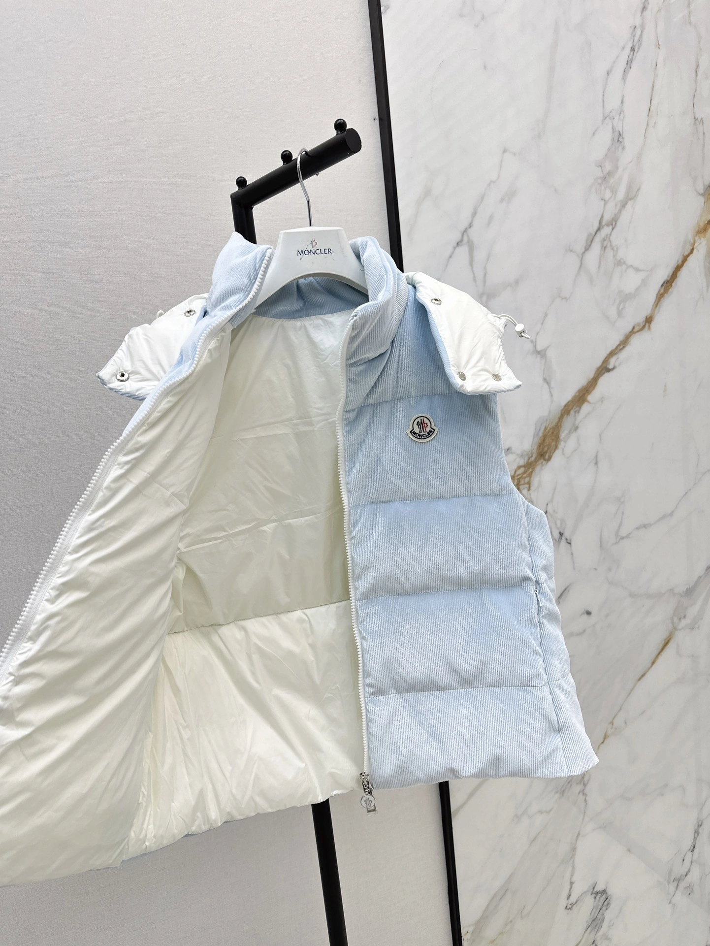 Moncler Down Jackets Cozy 146624