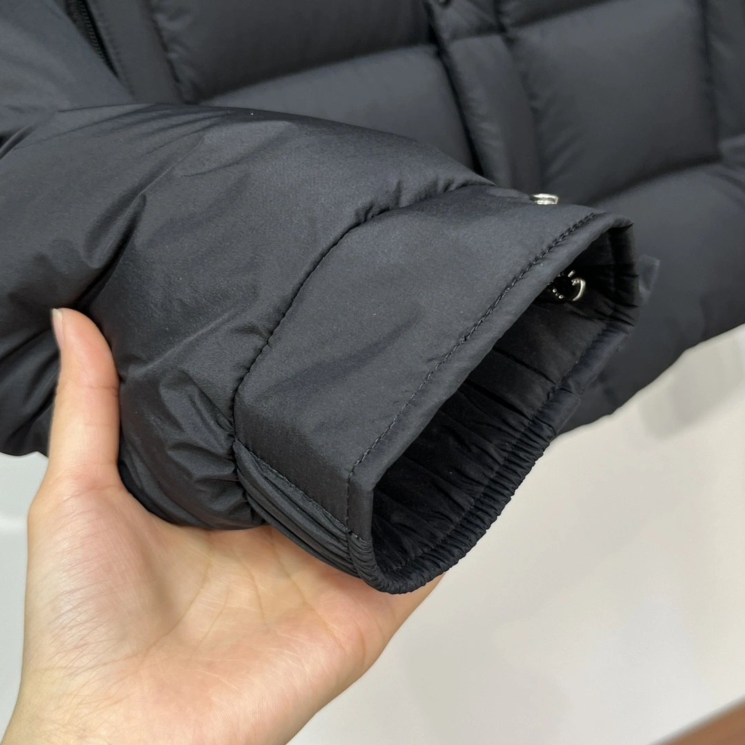 MultiPurpose Moncler Down Jackets 146633