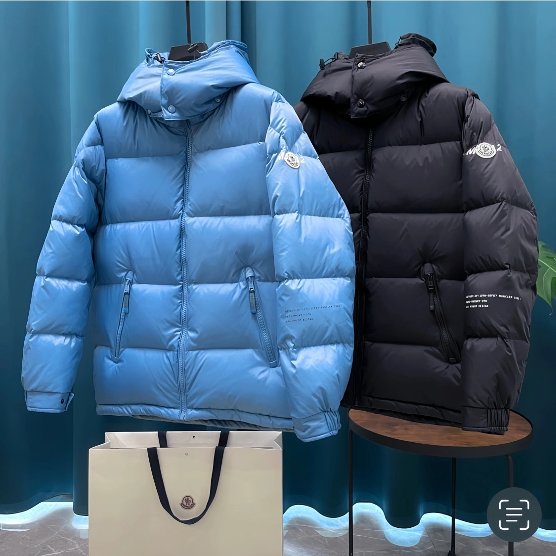 Casual Moncler Down Jackets 146626