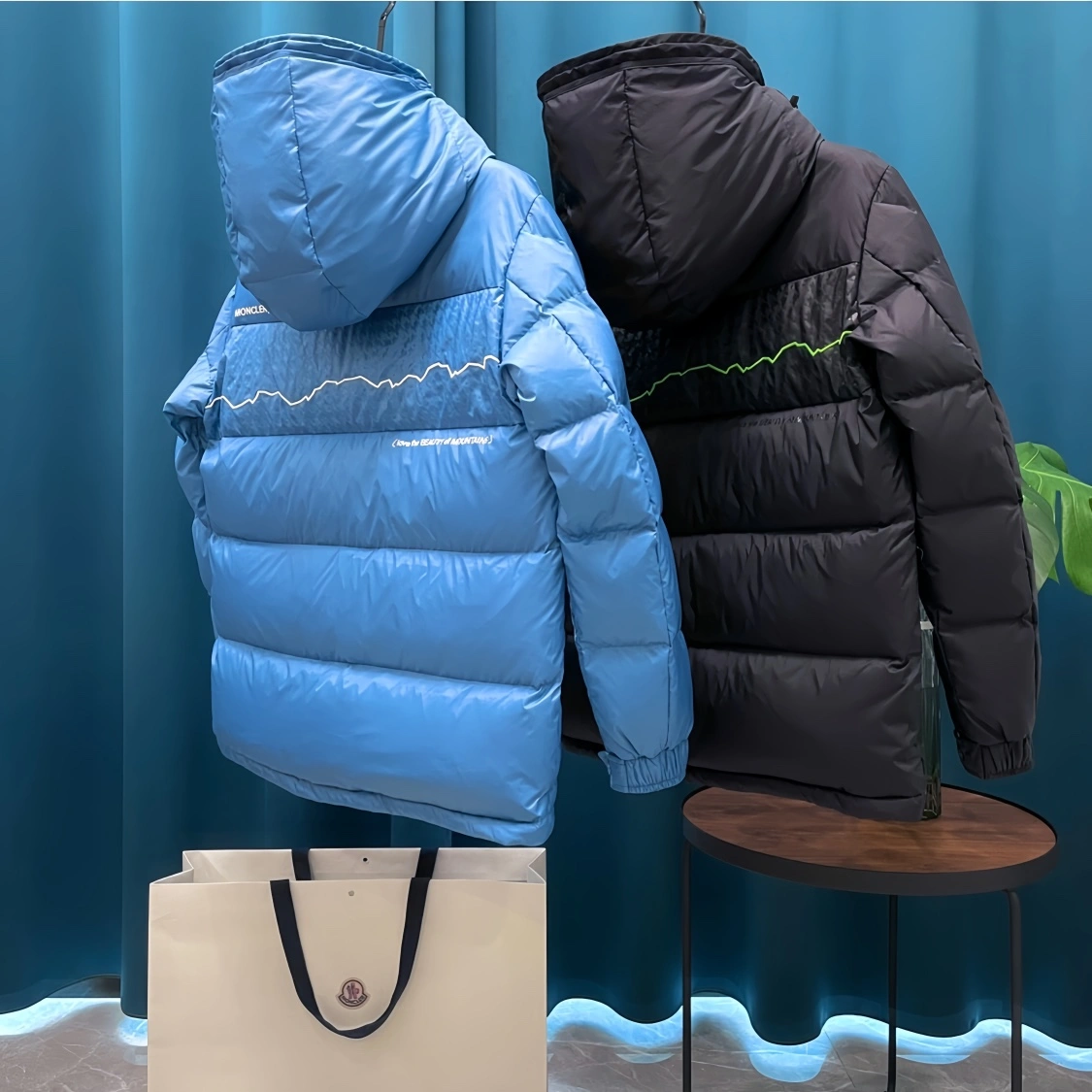 Casual Moncler Down Jackets 146626