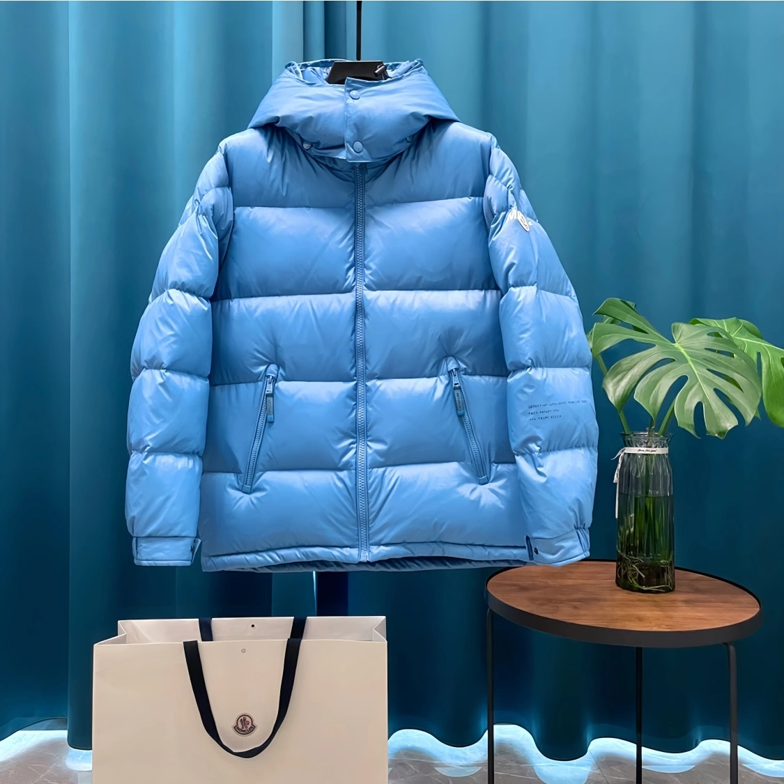 Casual Moncler Down Jackets 146626