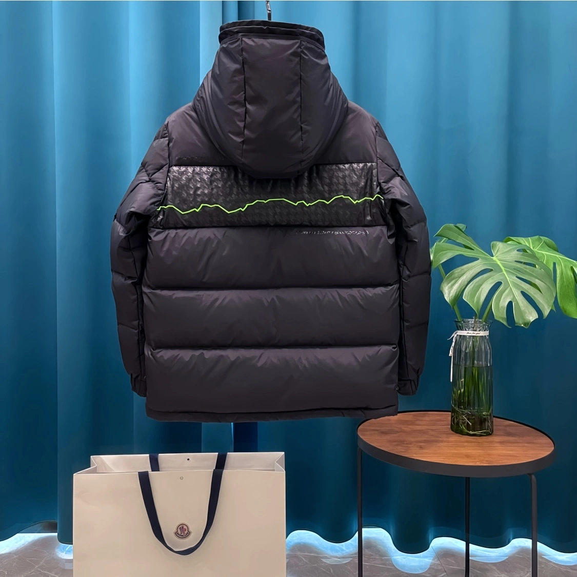 Casual Moncler Down Jackets 146626