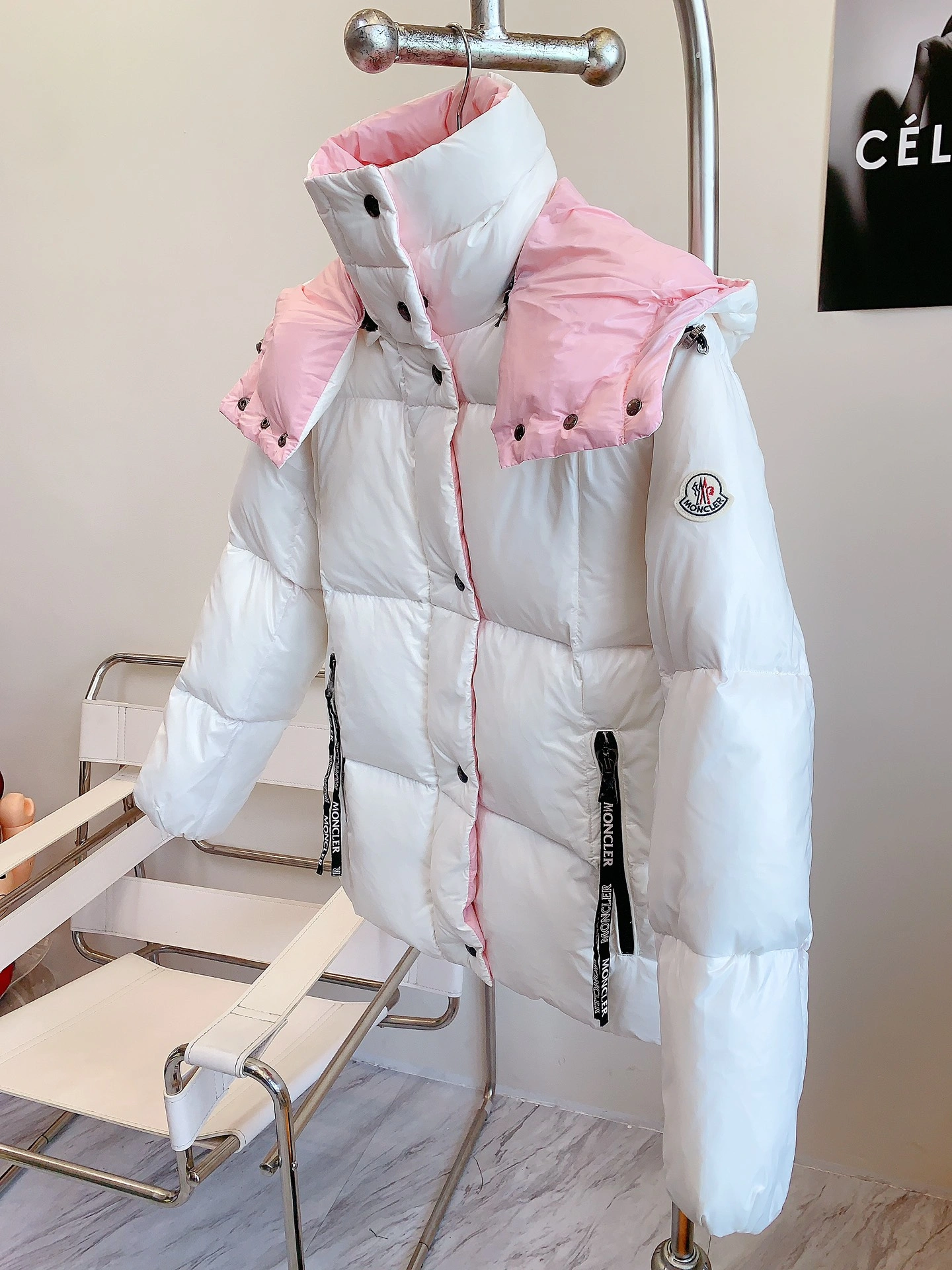 Moncler Down Jackets Modern 146635