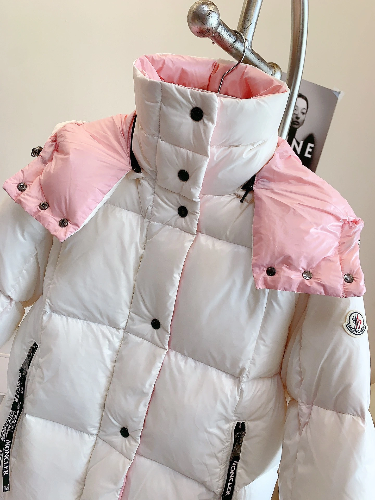 Moncler Down Jackets Modern 146635