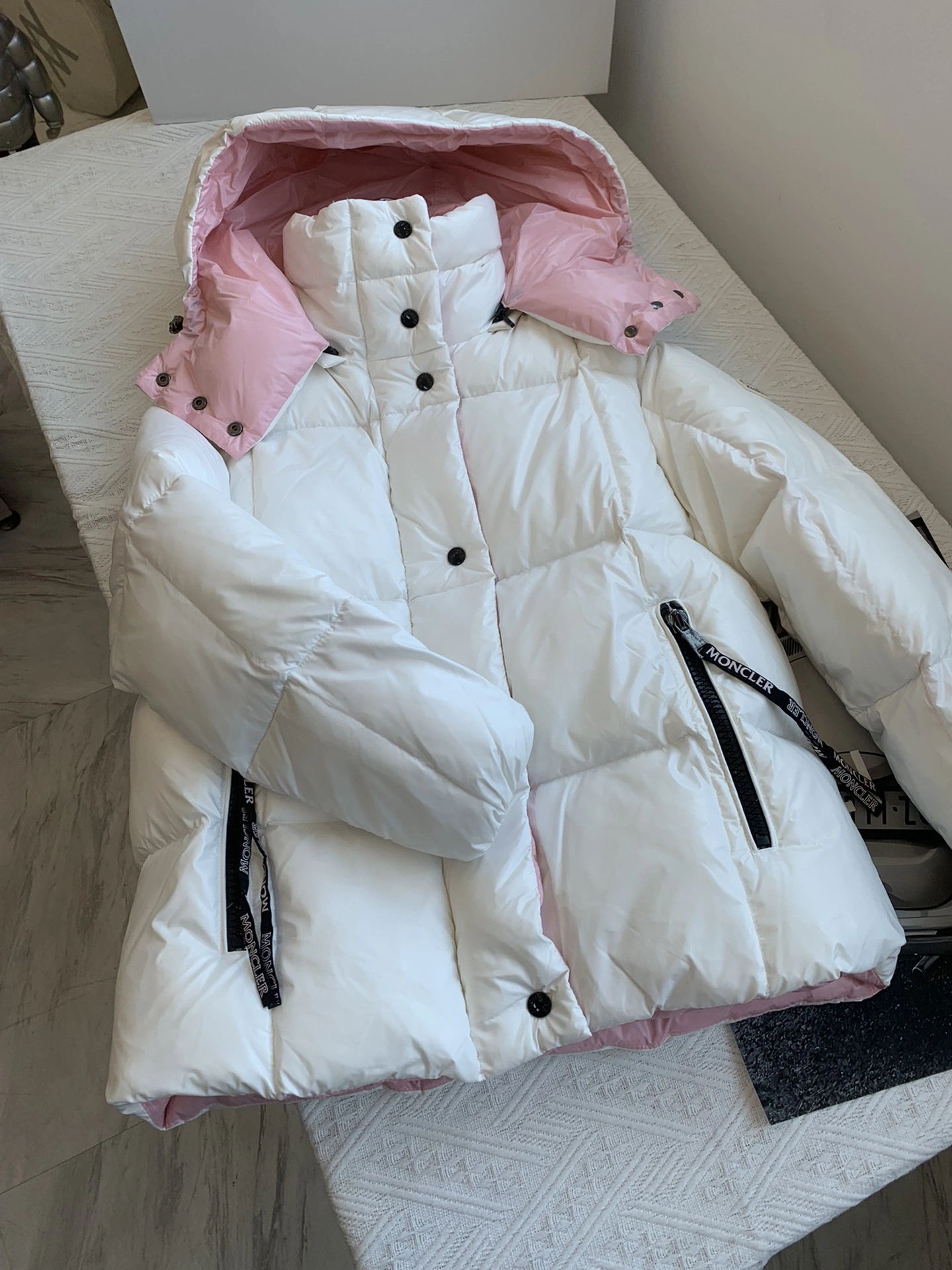 Moncler Down Jackets Attractive 146687