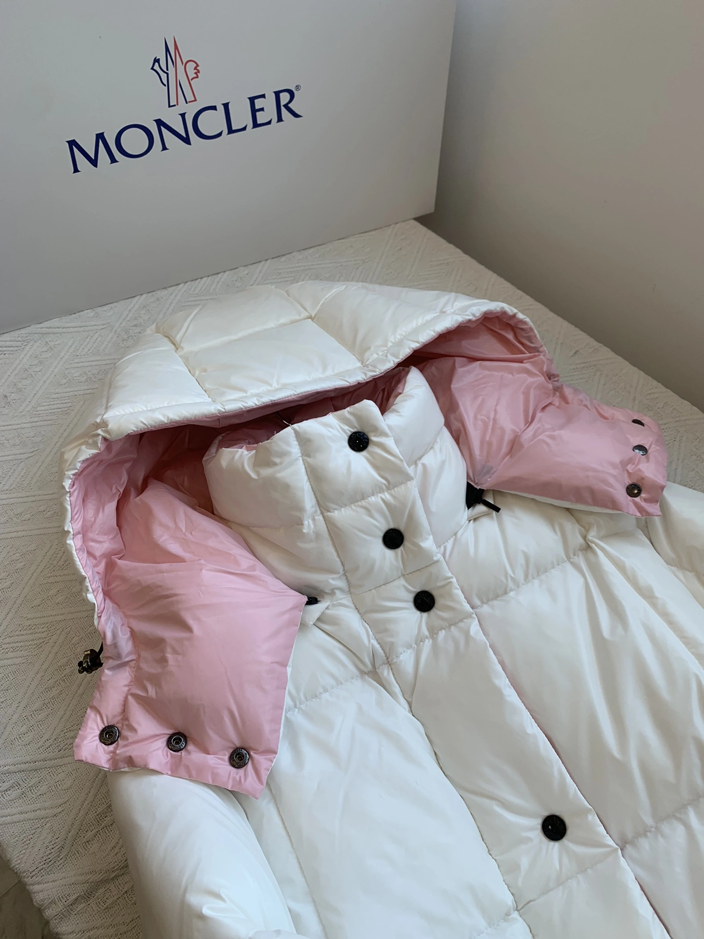 Moncler Down Jackets Attractive 146687