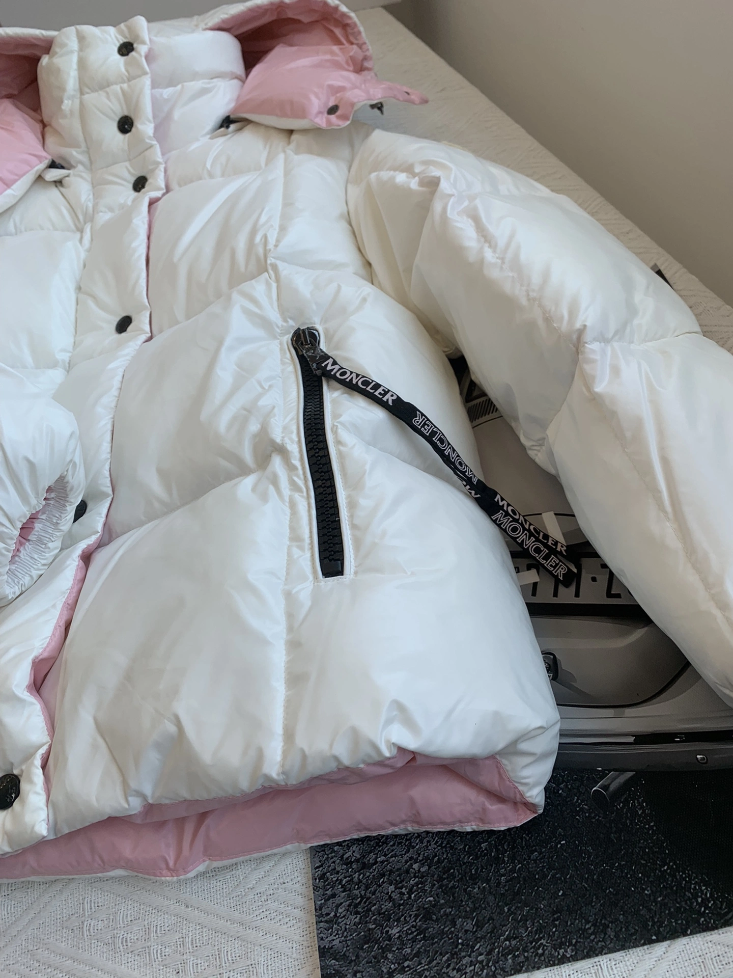 Moncler Down Jackets Attractive 146687