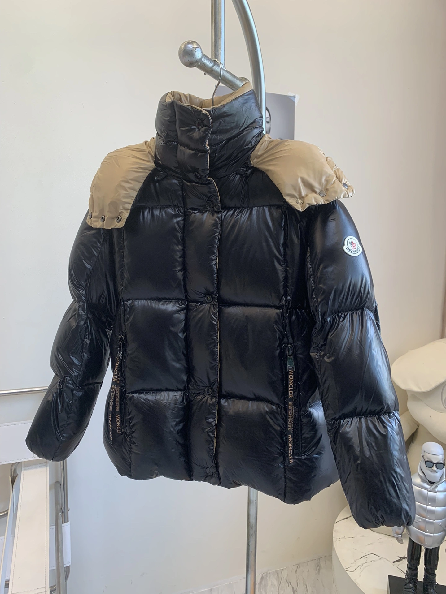 Moncler Down Jackets Bold 146634