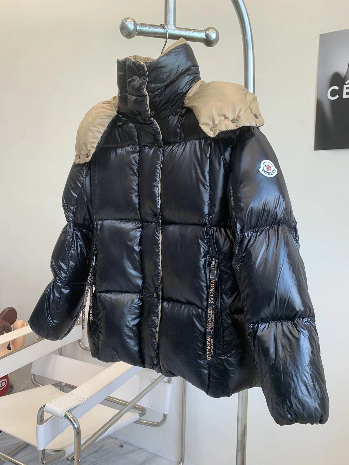 Moncler Down Jackets Bold 146634