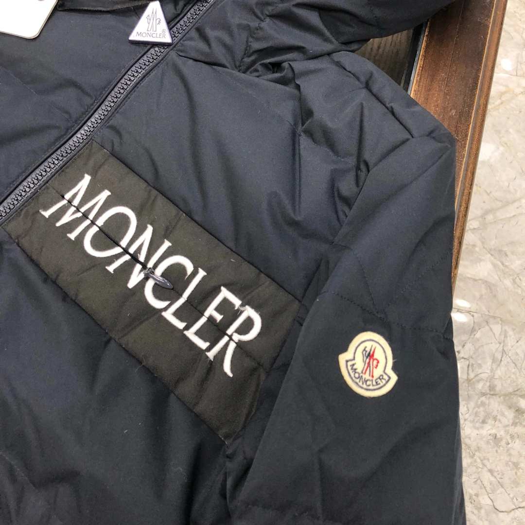 Casual Moncler Down Jackets 146605