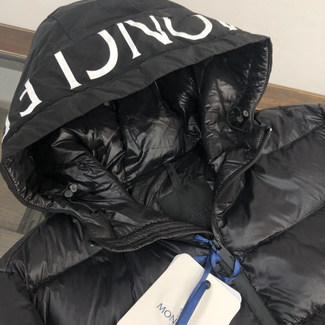 Moncler Down Jackets RelaxedFit 146603