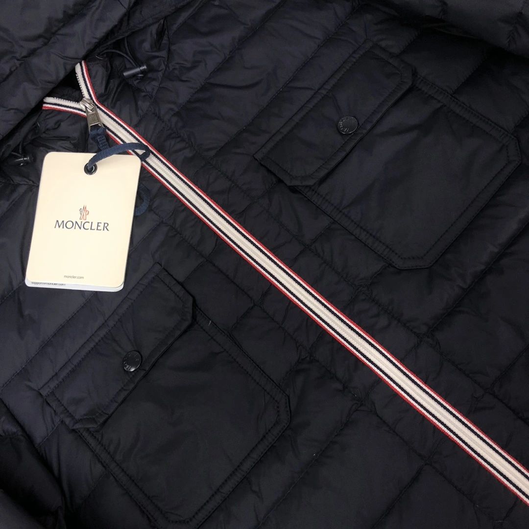 Moncler Down Jackets Bold 146599