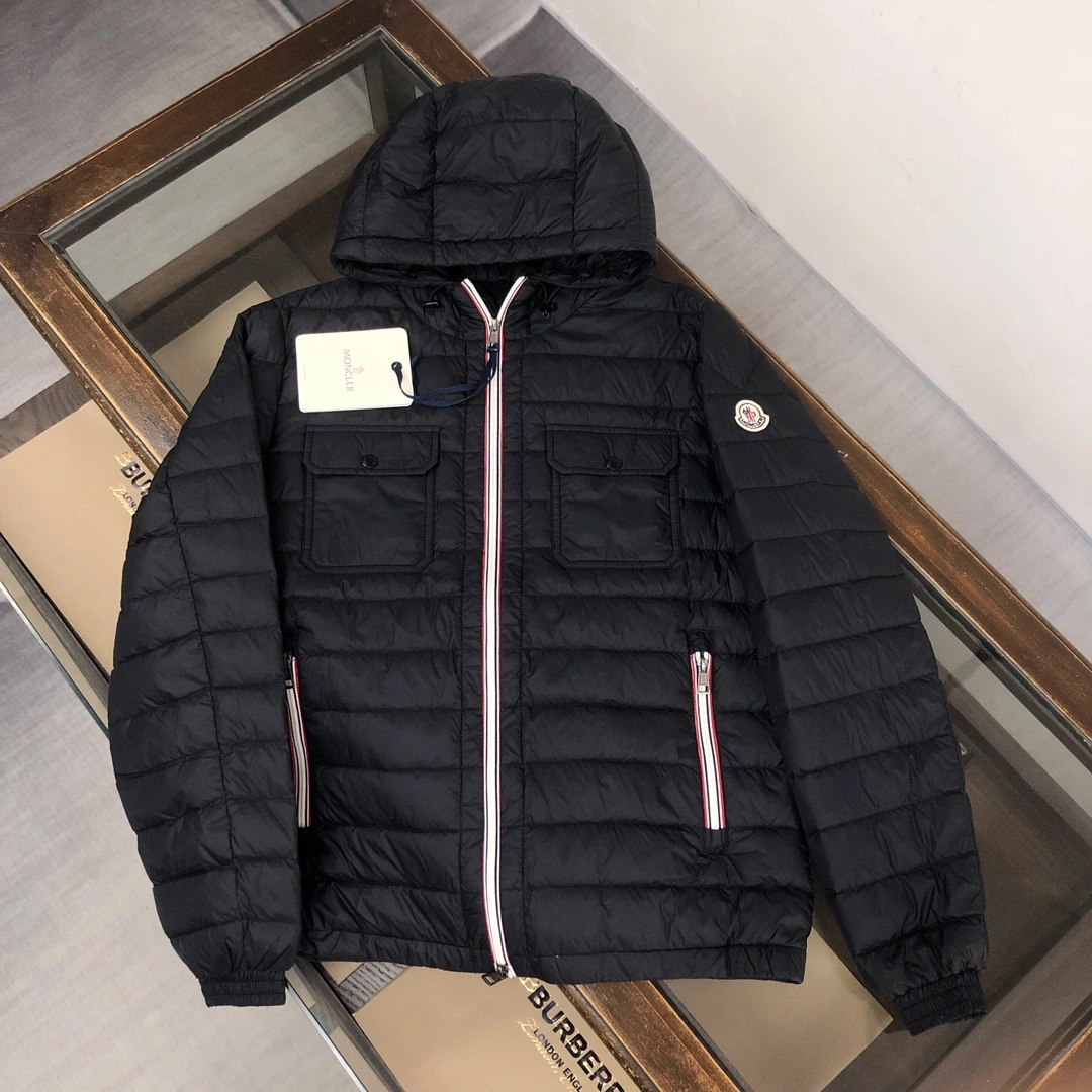 Moncler Down Jackets Vibrant 146598