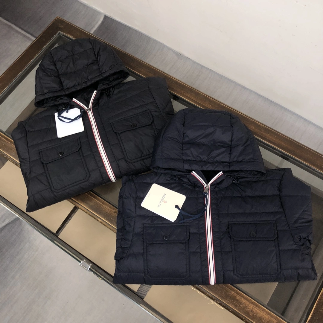 Moncler Down Jackets Vibrant 146598