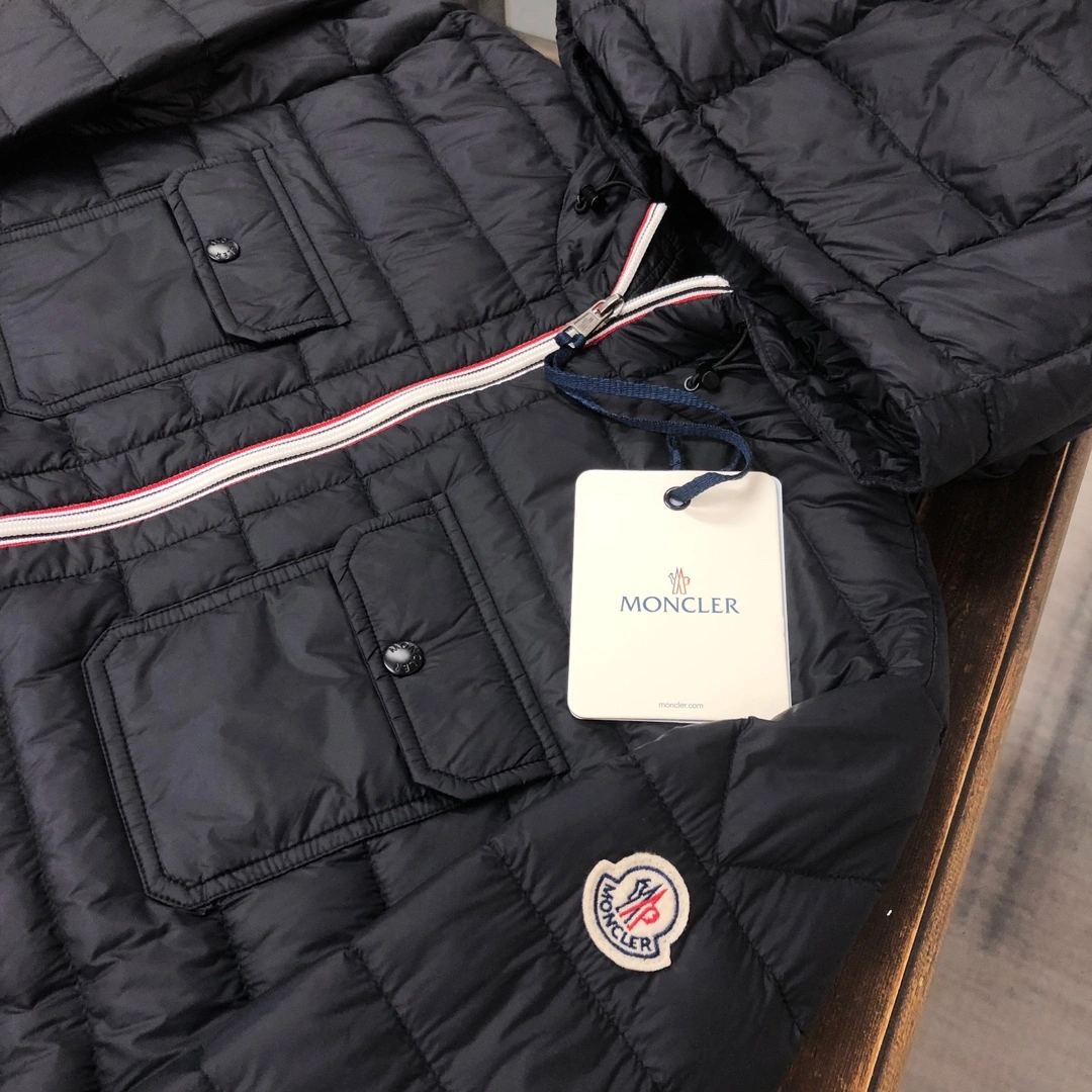 Moncler Down Jackets Vibrant 146598