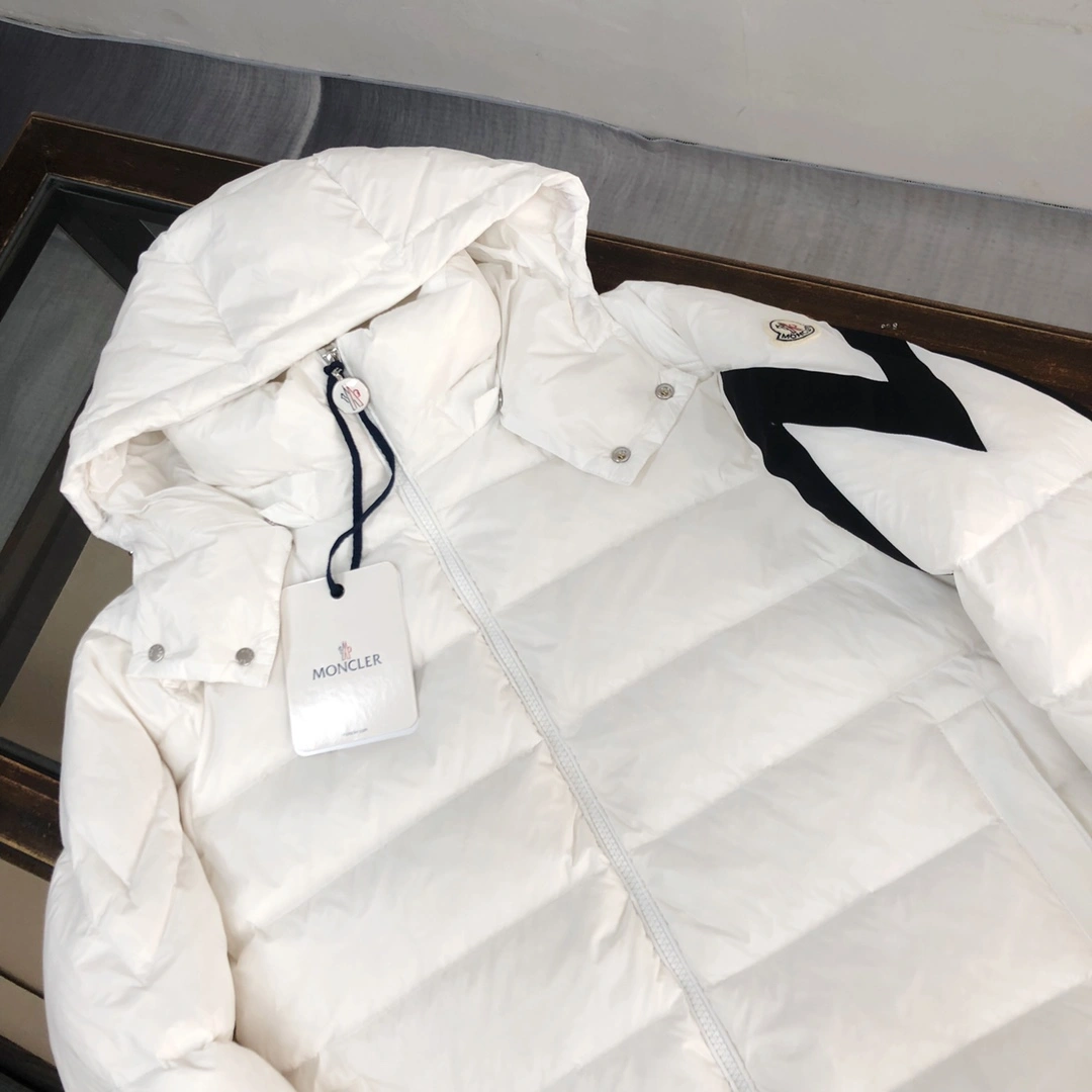 Trendsetting Moncler Down Jackets 146593
