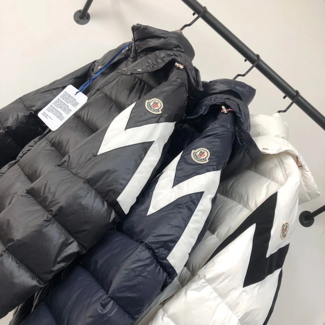 Moncler Down Jackets EyeCatching 146586